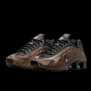 Nike Shox R4 Running Womens Size 8.5 Ironstone Brown Off Noir